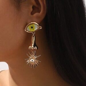 Green Eye Drop Earrings N1060